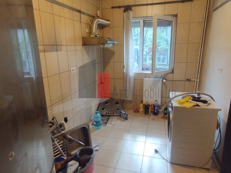 Emil Racovita, Turnu Magurele, vanzare apartament 4 camere semidecomandat