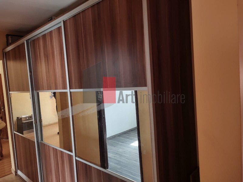 Emil Racovita, Turnu Magurele, vanzare apartament 4 camere semidecomandat